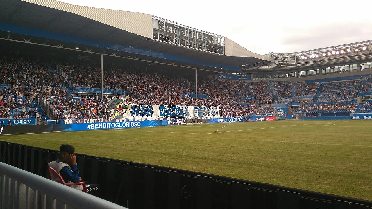 Archive photograph of Alavés supporters, not the current women’s fixture.